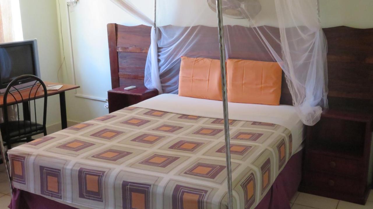 Global Village Hotel Pakwach Εξωτερικό φωτογραφία