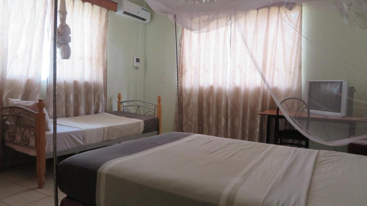 Global Village Hotel Pakwach Εξωτερικό φωτογραφία