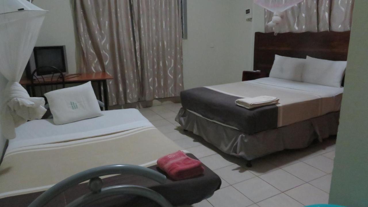 Global Village Hotel Pakwach Εξωτερικό φωτογραφία