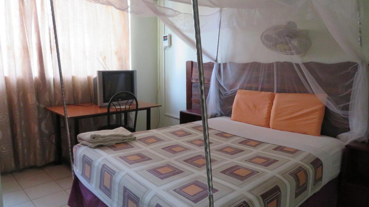 Global Village Hotel Pakwach Εξωτερικό φωτογραφία